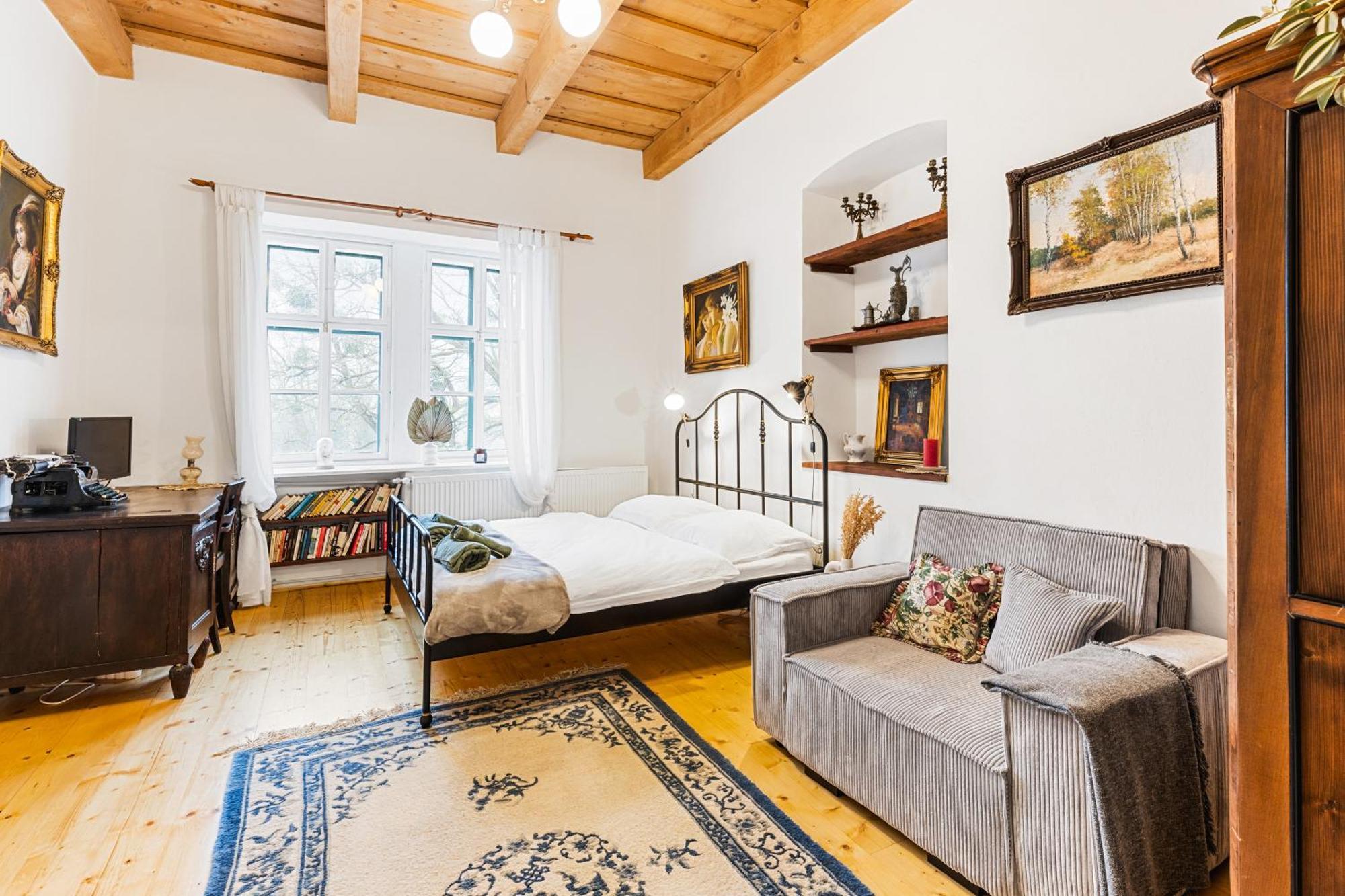 Sovi Dom- Historicke Apartmany Z 19 Storocia, 4Km Od Banskej Stiavnice Svaty Anton ภายนอก รูปภาพ