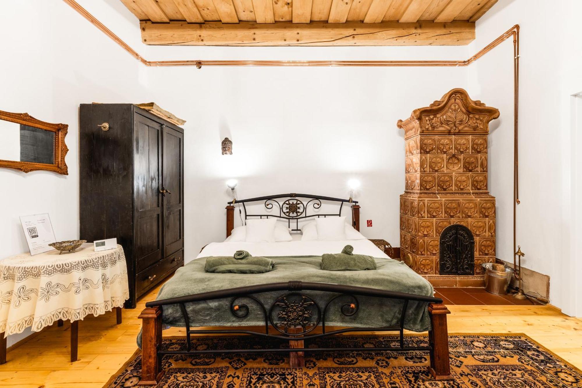 Sovi Dom- Historicke Apartmany Z 19 Storocia, 4Km Od Banskej Stiavnice Svaty Anton ภายนอก รูปภาพ