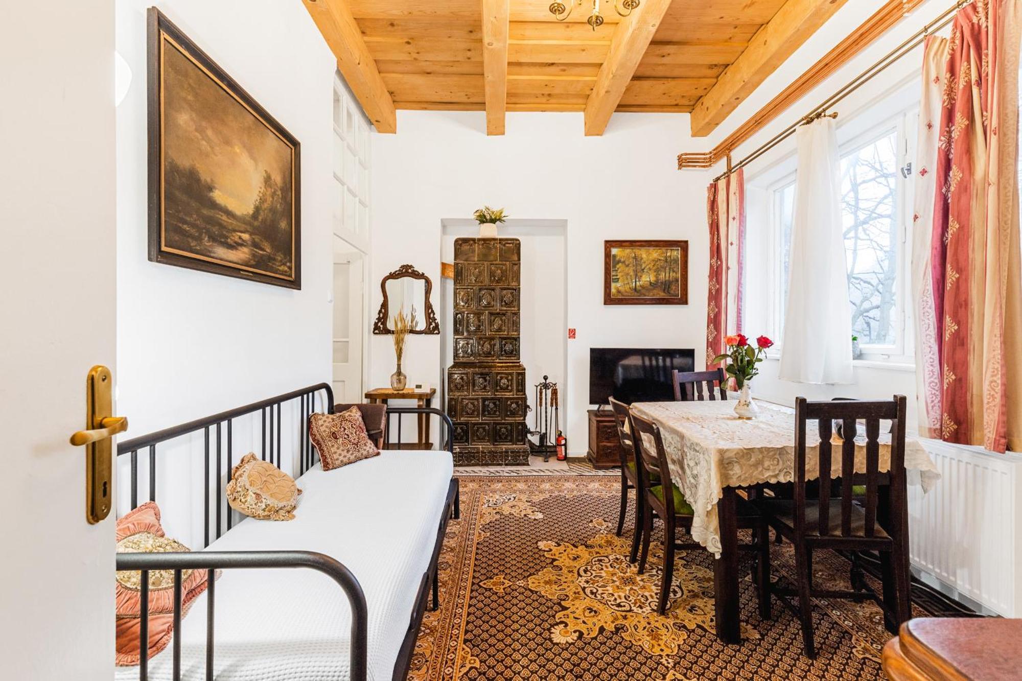 Sovi Dom- Historicke Apartmany Z 19 Storocia, 4Km Od Banskej Stiavnice Svaty Anton ภายนอก รูปภาพ