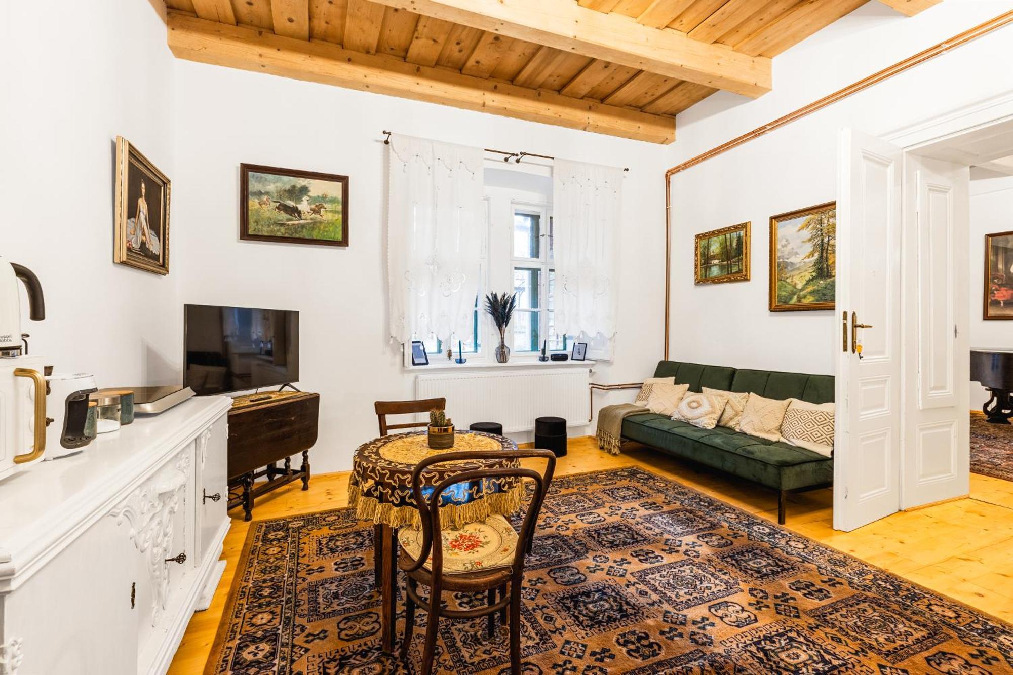 Sovi Dom- Historicke Apartmany Z 19 Storocia, 4Km Od Banskej Stiavnice Svaty Anton ภายนอก รูปภาพ