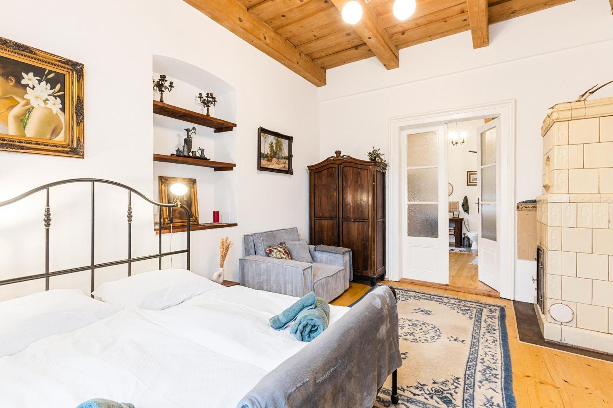 Sovi Dom- Historicke Apartmany Z 19 Storocia, 4Km Od Banskej Stiavnice Svaty Anton ภายนอก รูปภาพ